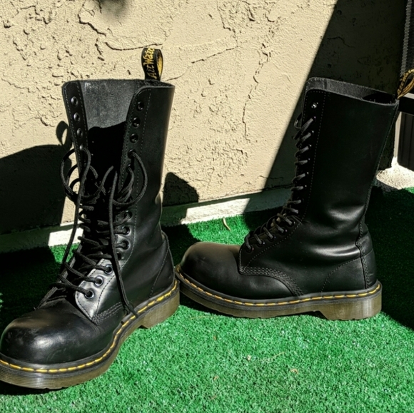 Doc Marten's 1914 Boot US 6 - Picture 4 of 4